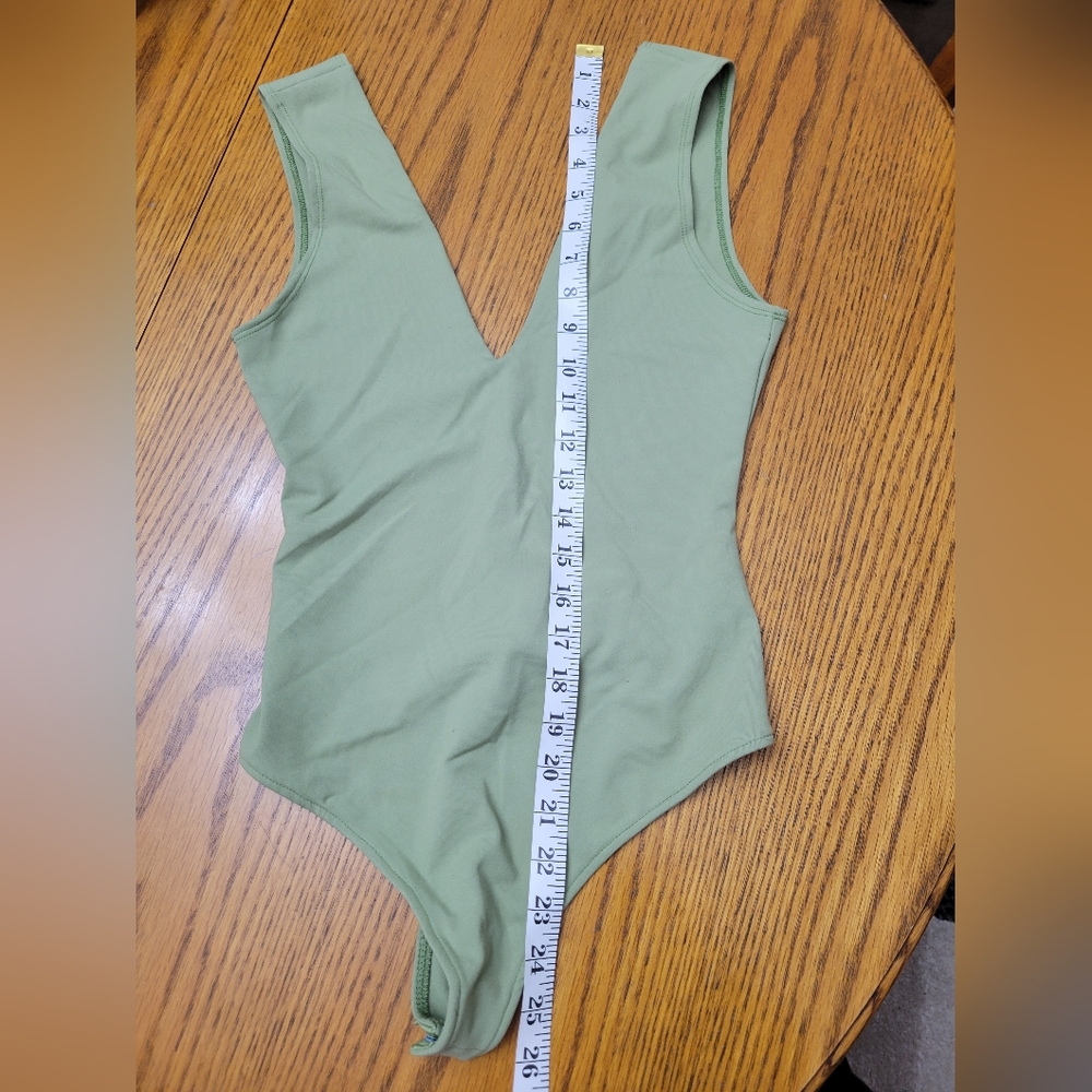 NWT Free People Intimately Keep It Sleek V-neck Bodysuit Oasis Green Size Small - Picture 9 of 11